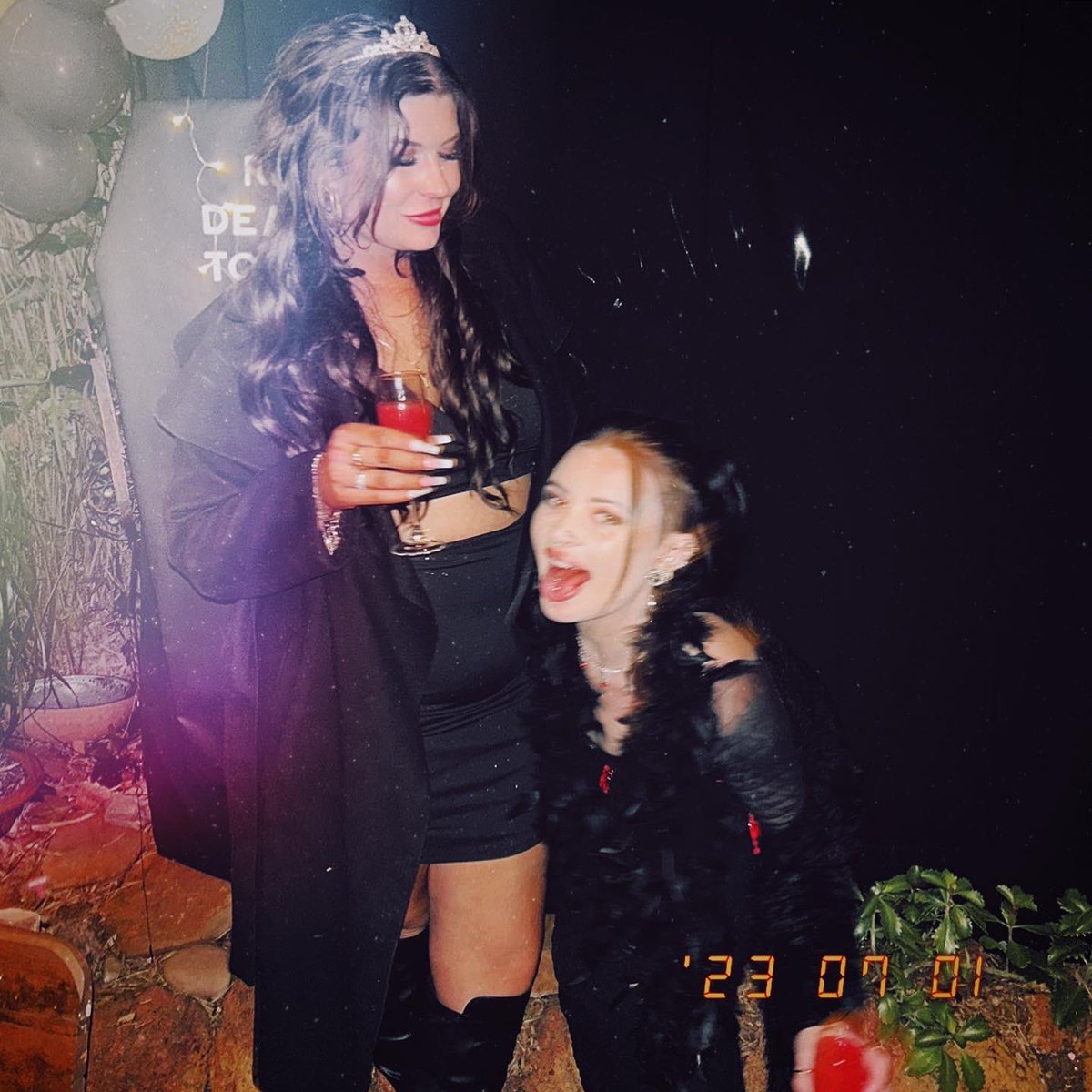 callmenooob's tweet photo. Happy birthday Bek ⚰️🍷🖤 
#deathtomytwenties #perthladies #dressedinblack https://t.co/qgwPBFm5eE