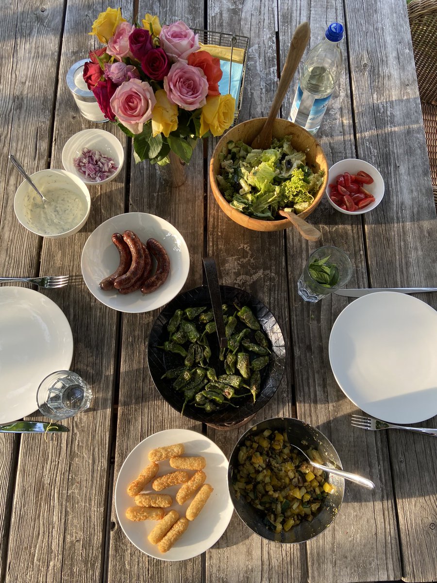 esistyannick's tweet photo. Ein kleiner Einblick vom Wochenende.
Ein kleiner Einblick vom Grillen.

Pimientos de Padrón sind sehr underrated!
#My5Tweets #KochRookie https://t.co/DSRAcch5by