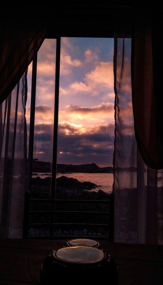 #نخبة_الإبداع_والتميز 
<a href="/Nukbah20/">نخبة الإبداع والتميز</a>

بدلاً من التركيز على الشيء الذي لم تحصل عليه في حياتك، حاول التركيز على الشيء الذي حصلت عليه، نحن نستغرق وقتاً أطول فيما لم نحققه، لكننا لا نعطي أنفسنا اعتباراً وتقديراً للأشياء التي حققناها، ولا نقف عندها،
أنت جيد بما فيه الكفاية وليس مطلوباً