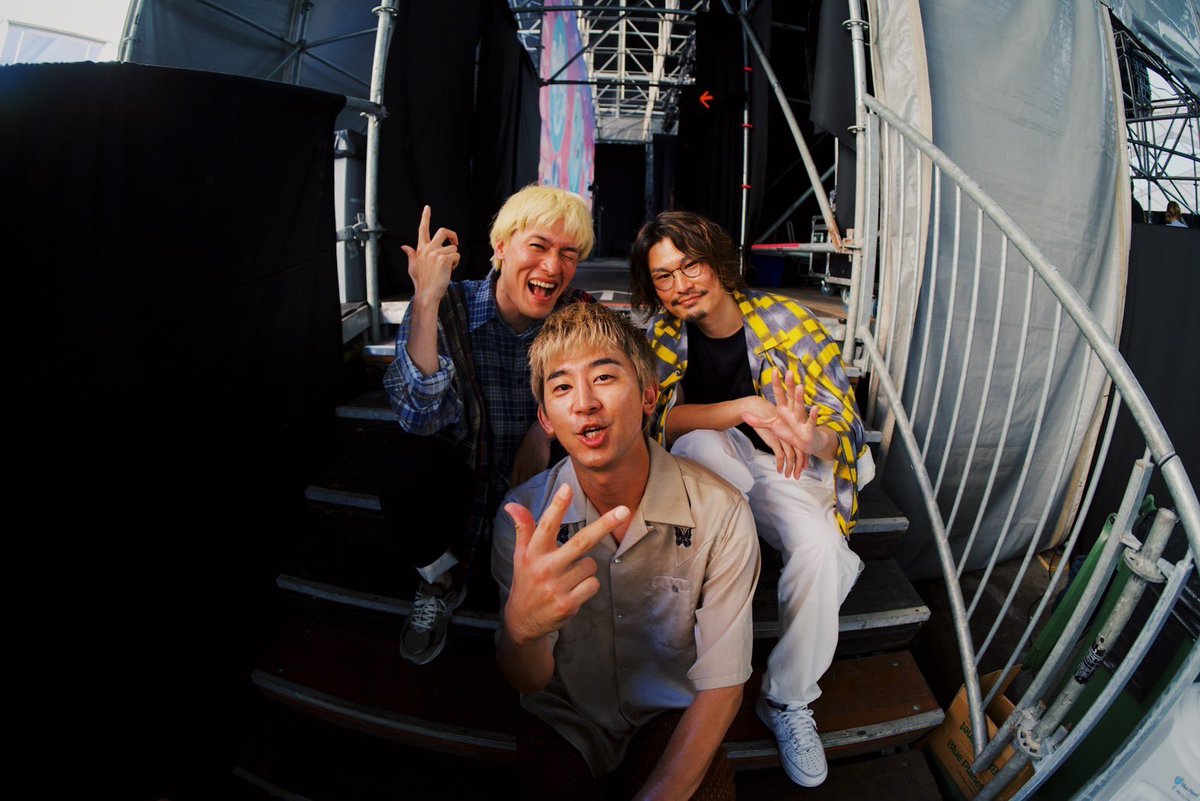 THREE1989 tweet media