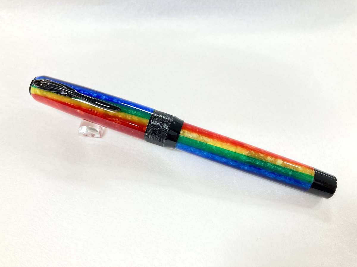 yotsubashizuoka's tweet photo. Pineider ピナイダー
Arco Rainbow
#万年筆 #fountainpen #pineider #フィレンツェ #イタリア #文具 #stationery https://t.co/ZMj1LQDqGO