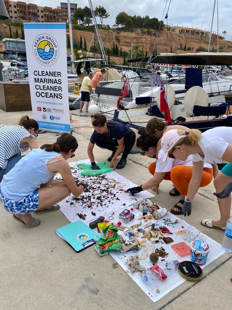 portadriano1's tweet photo. Estos días hemos estado limpiando la playa de la mano de Seabin Project. #seabinproject #portadriano https://t.co/LSBiuAW3HJ