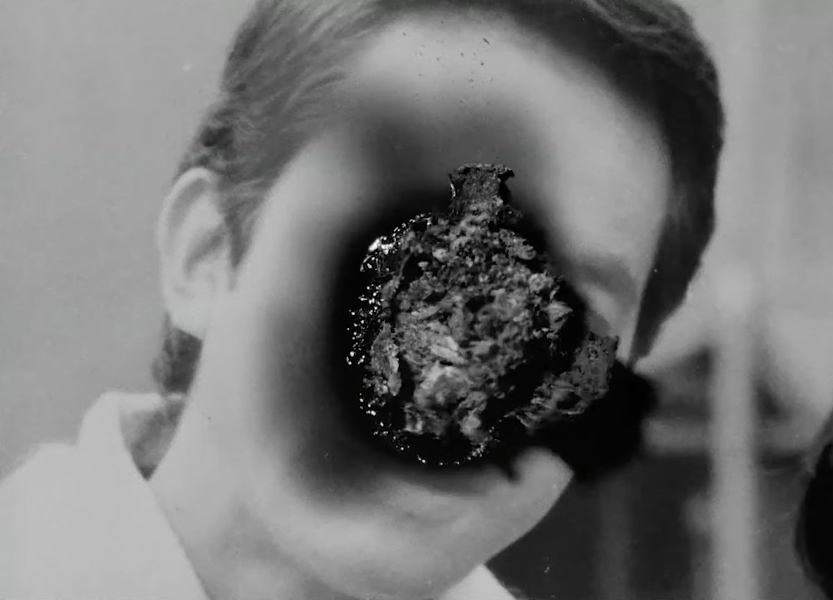 Nina_Salander's tweet photo. Funeral Parade of Roses (薔薇の葬列) - Toshio Matsumoto (1969)
#JapaneseCinema #JapaneseNewWave #ExperimentalCinema #Œdipe #LesFunéraillesDesRoses https://t.co/D1mpmnXzeN