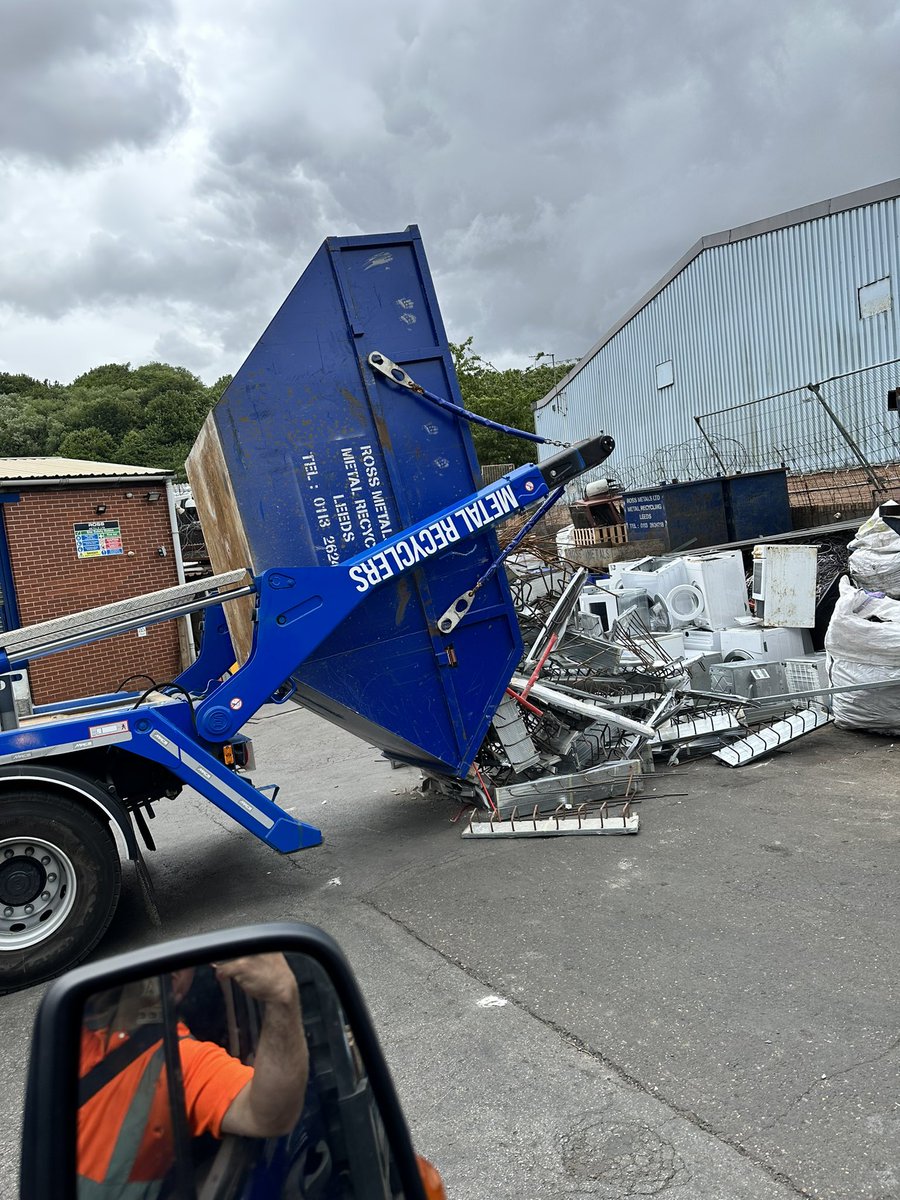 Rossmetals1's tweet photo. Another good skip load this morning https://t.co/Bg9giRImhJ
