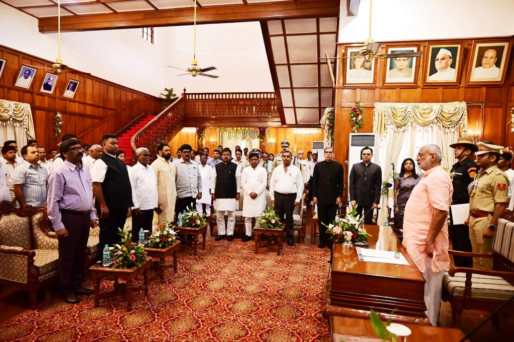 दिवंगत जगरनाथ महतो की पत्नी बेबी देवी ने ली मंत्री पद की शपथ-Baby Devi, wife of late Jagarnath Mahto, took oath as minister