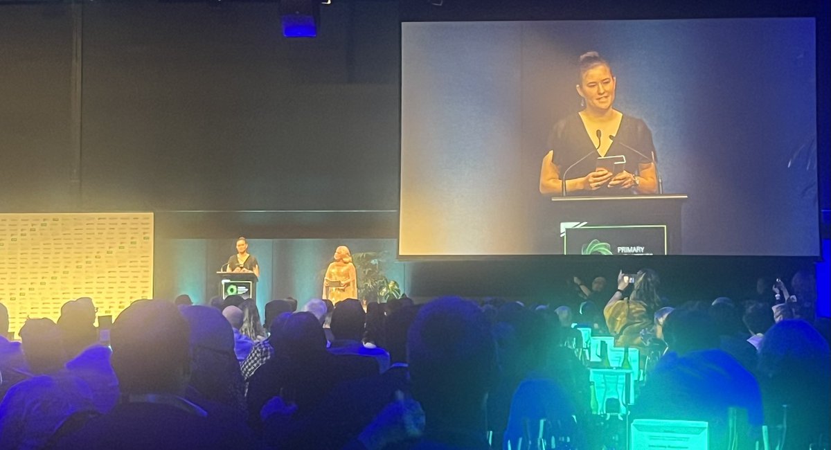 Yeah <a href="/LouiseHenness12/">Louise Hennessy</a> you rock girl! Emerging Leader Award 💕💕