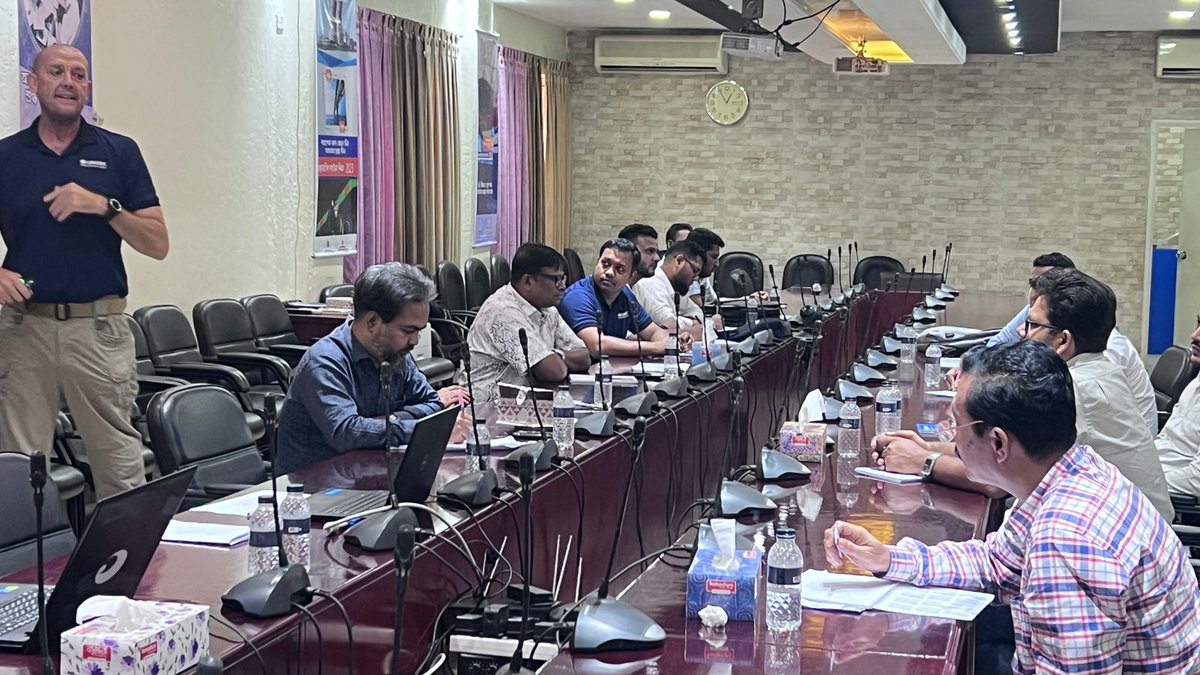UNODC_BMB's tweet photo. 📢 #HappeningNow! 
@UNODC_MCP in #Bangladesh 🇧🇩 commences Pierside #VesselSearch Techniques (#PVST) Course for 1️⃣6️⃣ officers of #Chattogram #Customs House to boost their capabilities in countering illicit trafficking at sea!
Funded by #Japan 🇯🇵
#BorderManagement https://t.co/rY2UVc5701