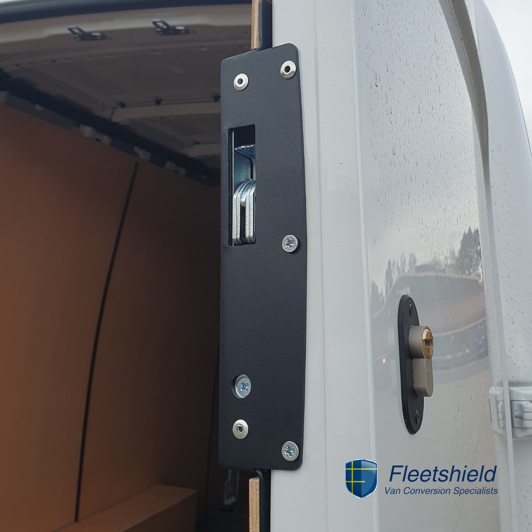 FleetshieldUK's tweet image. Hook locks - These increasingly popular locks provide next-level security to commercial vans. Operated by the driver, with a key, 
these locks make it extremely difficult for would-be thieves to prise doors open.

#vanlocks #hooklocks #vanlocks #vansecurity 
#vanconversions