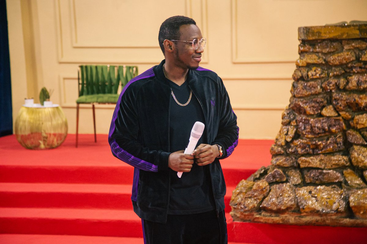 He that seeth | Yeye Aonaye