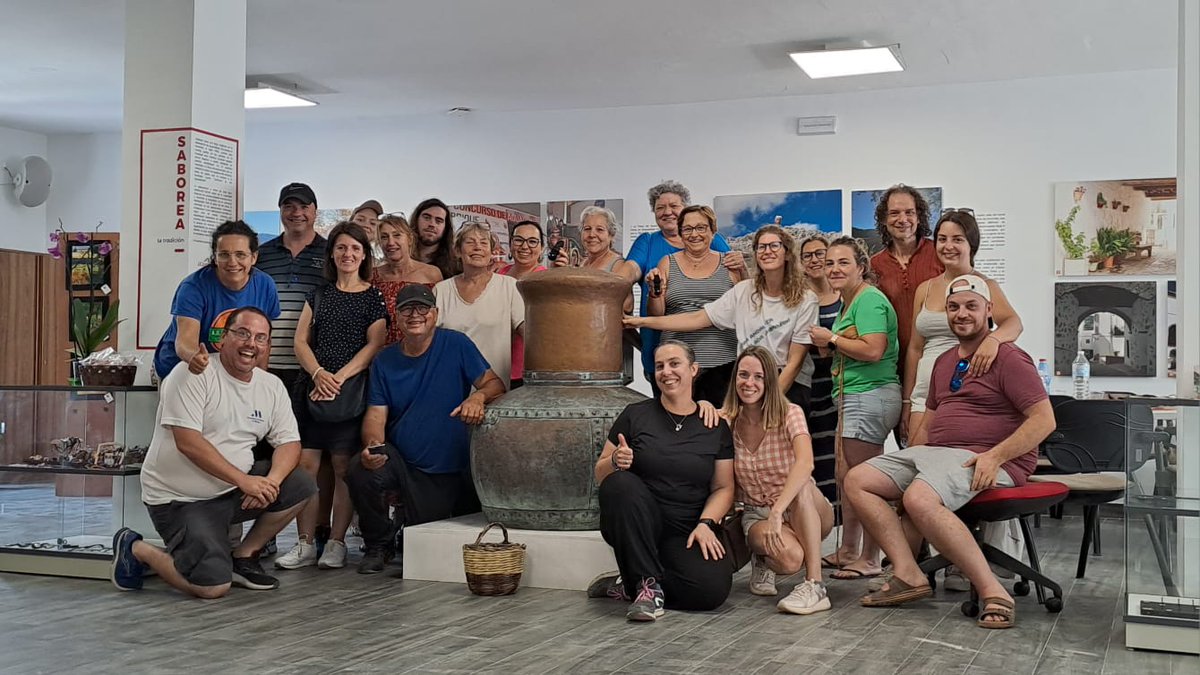 diputacionMLG's tweet photo. La @diputacionMLG celebra el I Campus de Inspiración #Rural para el #EmprendimientoSocial en la provincia.

✔️El objetivo ha sido dar a conocer las posibilidades del territorio a #emprendedores que están formándose en @lanoria_mlg.

👉 https://t.co/qWGiDLzRA2 https://t.co/XmVyDosGrc