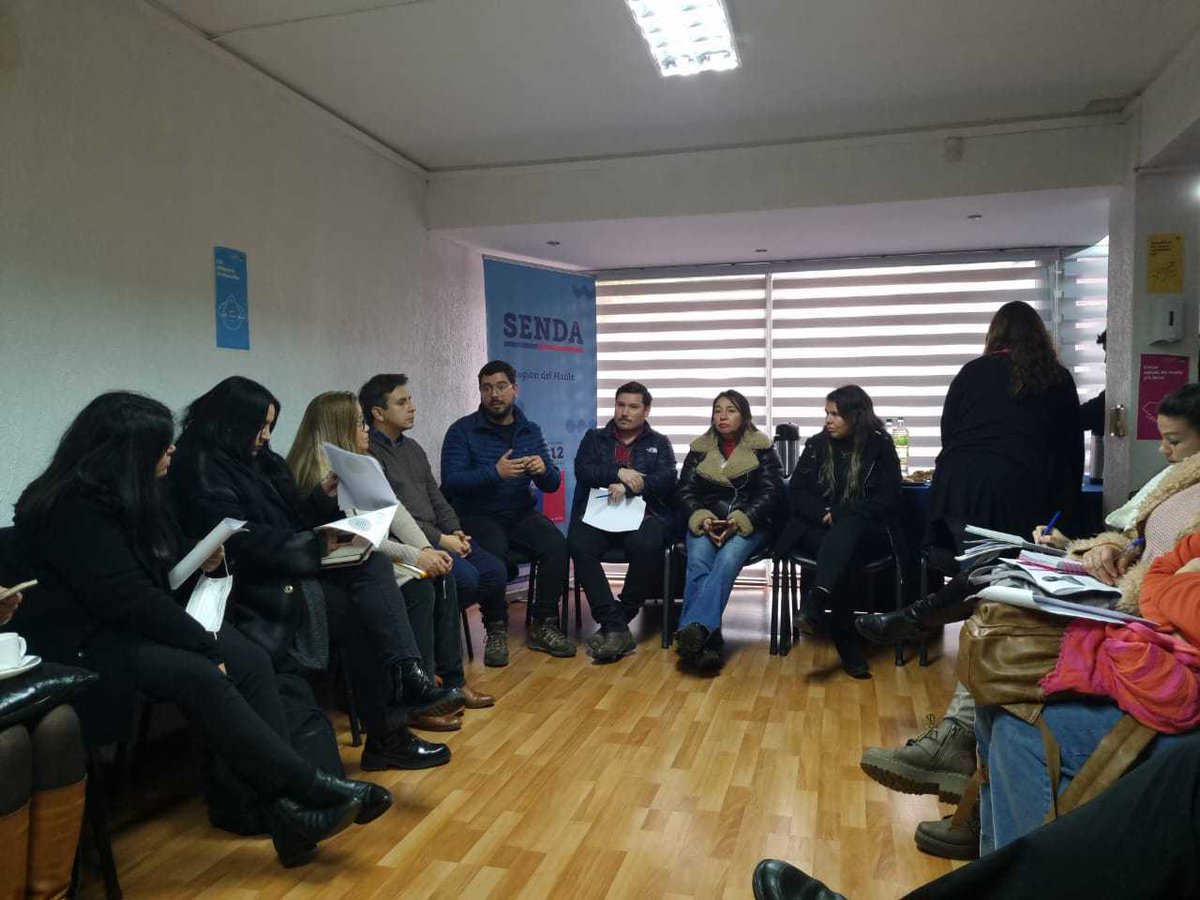 ➡ Equipos de SENDA, COPOLAD y ALC colaboran en este proyecto y la semana pasada facilitamos sesiones de interpretación colectiva en Santiago y la Región del Maule, para contrastar la información recogida por los equipos locales con autoridades y agentes locales.