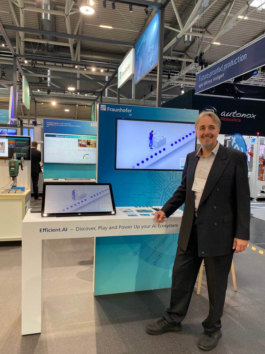 AxlNueAI's tweet image. 😁 had a blast at #automatica2023 !
Lots of good lectures, great demos and interesting talks. Great to get in touch with so many people from the application side of things and discuss the future of #reinforcementlearning and #ai in #production and #logistics --- I&apos;ll be back 😉