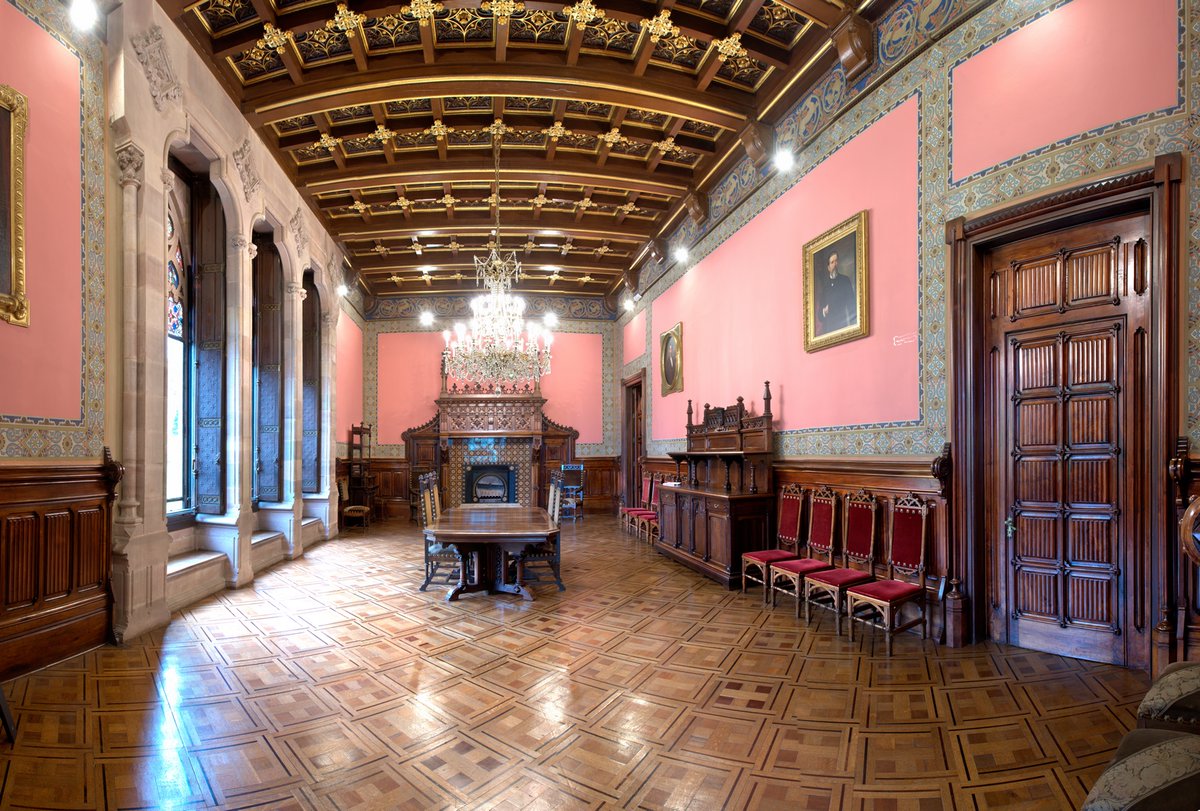 CentrosCant's tweet photo. 🏰 Descubre el majestuoso #PalacioDeSobrellano y deja que su fabuloso patrimonio arquitectónico te guíe a través de la historia de Cantabria 💫

🎟️ Reserva tu entrada en nuestra web https://t.co/loJswrhd97 https://t.co/dbIjSGKKY3