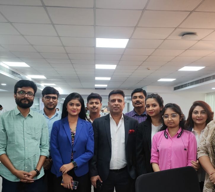 Just after launching of @IndiaDLive  with our boss and under guidance of @ShamsherSLive @ranjanmihir 

Team member @AnkitaaAnchor @Ankita06_06 @rightornot1 

#indiadailylive #RashtrakoSamarpit #indiaDailyLive #AajSeIndiaDailyLive