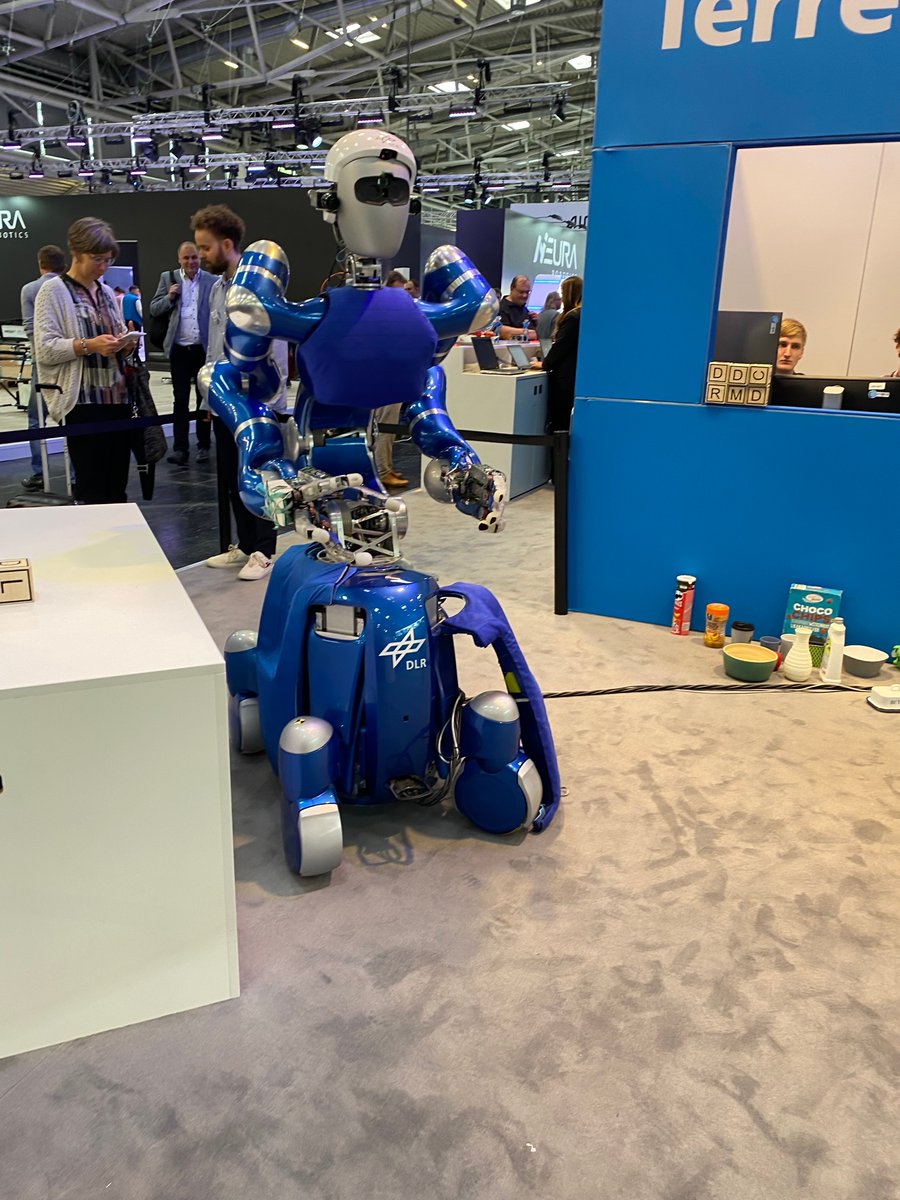 AxlNueAI's tweet image. 😁 had a blast at #automatica2023 !
Lots of good lectures, great demos and interesting talks. Great to get in touch with so many people from the application side of things and discuss the future of #reinforcementlearning and #ai in #production and #logistics --- I&apos;ll be back 😉