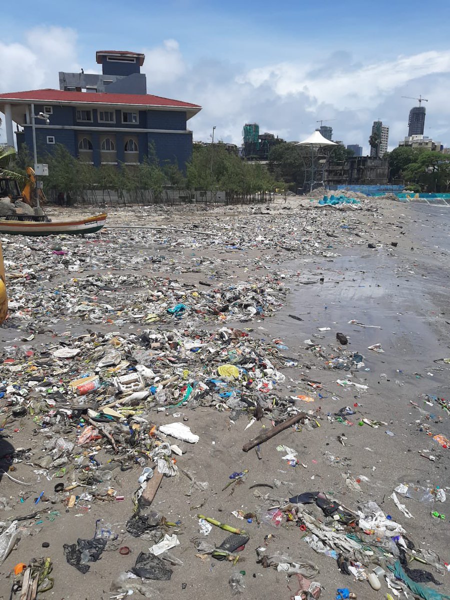 mid_day's tweet image. #InPhotos | #MiddayNews 

Plastic garbage were spread over Mahim beach after high tide in sea at Mahim, Mumbai 

Via: @satejss 

#PlasticGarbage #Mahim #Beach #Environment