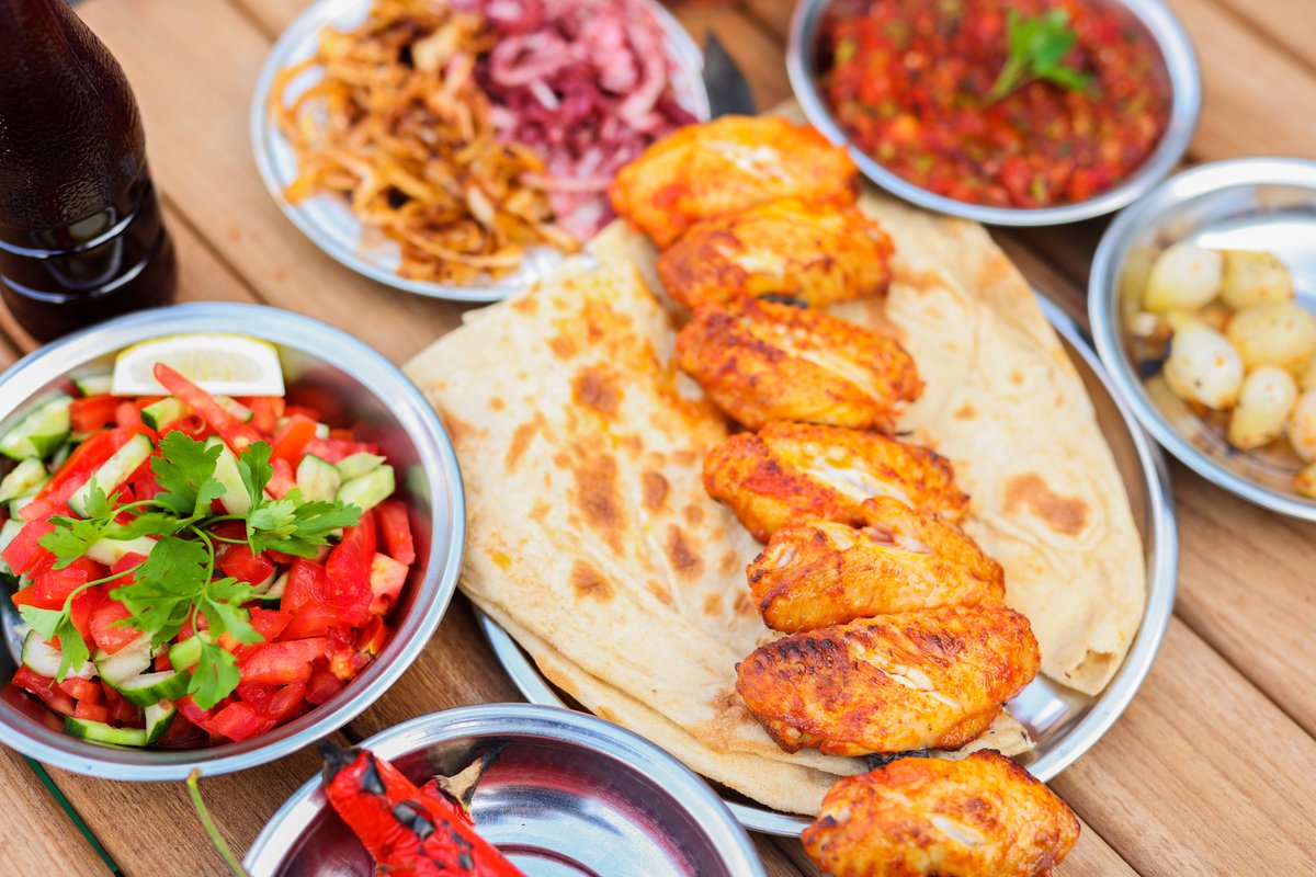 Bayram, tatil bitti. Şimdi de pazartesi sendromu...
Tavuk kanat ile kendinizi şımartın. Lezzet şölenine bekliyoruz.