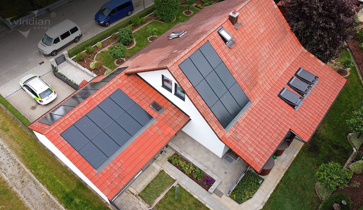 ViridianSolarNL's tweet photo. #Dachintegration von #Solar #PV mittels Viridian Solar Clearline fusion ersetzt die Dachziegel oder Schiefer auf dem Dach. Die #IndachSolarmodulen liegen wunderschön in der Dachlinie. https://t.co/qUSlutEWla

#SoSchönKannSolarSein

#BIPV #FusionRoof #VSEC #FusionForest https://t.co/VP9s49MGrJ