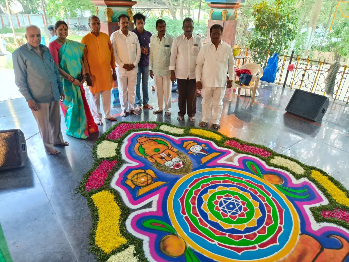 KGeethamurthy's tweet image. #Poornahuthi #Homam prog of MLC Ramchander Rao gari family. Took blessings 🙏🙏⁦@JPNadda⁩ ⁦@blsanthosh⁩ ⁦@tarunchughbjp⁩ ⁦@bandisanjay_bjp⁩ ⁦@ChintalaRReddy⁩ ⁦@kishanreddybjp⁩