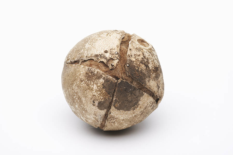 We think this mystery object, measuring just 40mm diameter, is ace - but what is it? 

We'd love to know what you think.

#MondayMystery