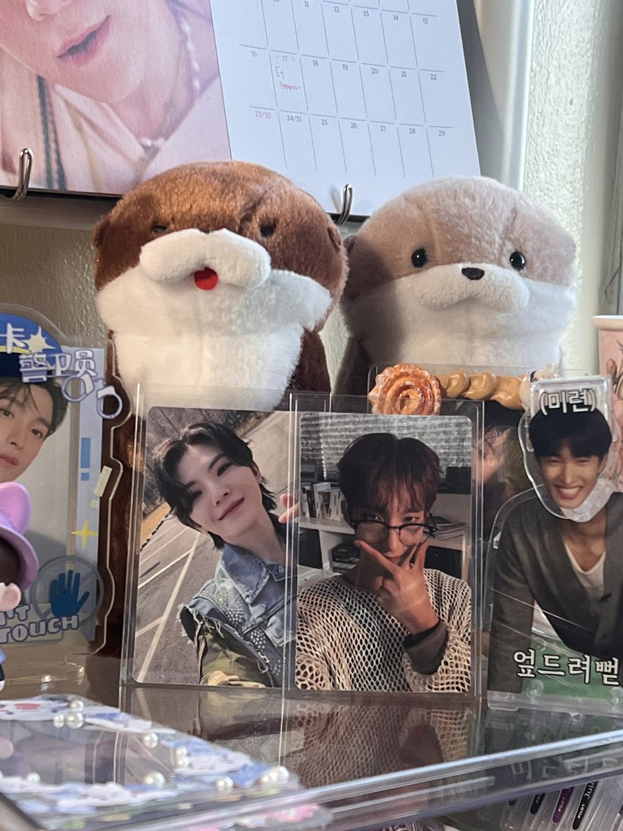 dkdotkyeom's tweet photo. ano nanaman yang pinagbibili mo aciel 🤨

hehe thank you @cravingsbychise for letting me ampon dokey pogi and uji bonjing 😭 so cute pi

#dkdotkyeopped #thankschise https://t.co/UnXWxdrzmR