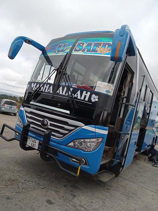 Mbeya_Buses's tweet image. Leo Adimin Nipo kwenye huu mkwaju ..kutoka Mbeya uelekeo Dar ..
T 424 EAT Alsaedy High class Class 
Chini ya usimamizi wa bobdere Fikiri a.k.a Mzee mpiri 
Ukiiona hii chuma piga mkono omba posho fasta ..! 😀😀