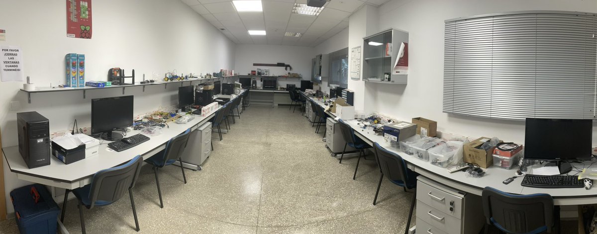 shiroless_'s tweet image. Encuentra las 7 diferencias #MakerLab @fiumers @dafi_um @informaticaumu