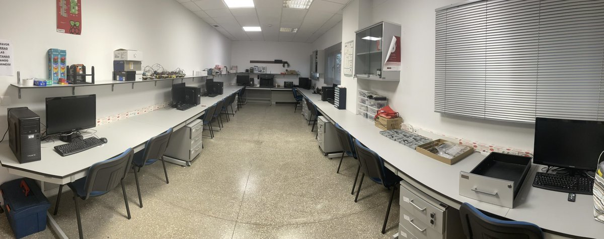 shiroless_'s tweet image. Encuentra las 7 diferencias #MakerLab @fiumers @dafi_um @informaticaumu