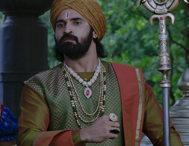 そう言えばクマラ、じゃなくてスッブさん、他の作品では悪役が多くてちゃんと？憎たらしくて。もしもバーフバリ前にスッブさんを認識していたら、クマラに対して強い猜疑心を持って観ていたかもしれない（笑） https://t.co/YGn0nEbcdR