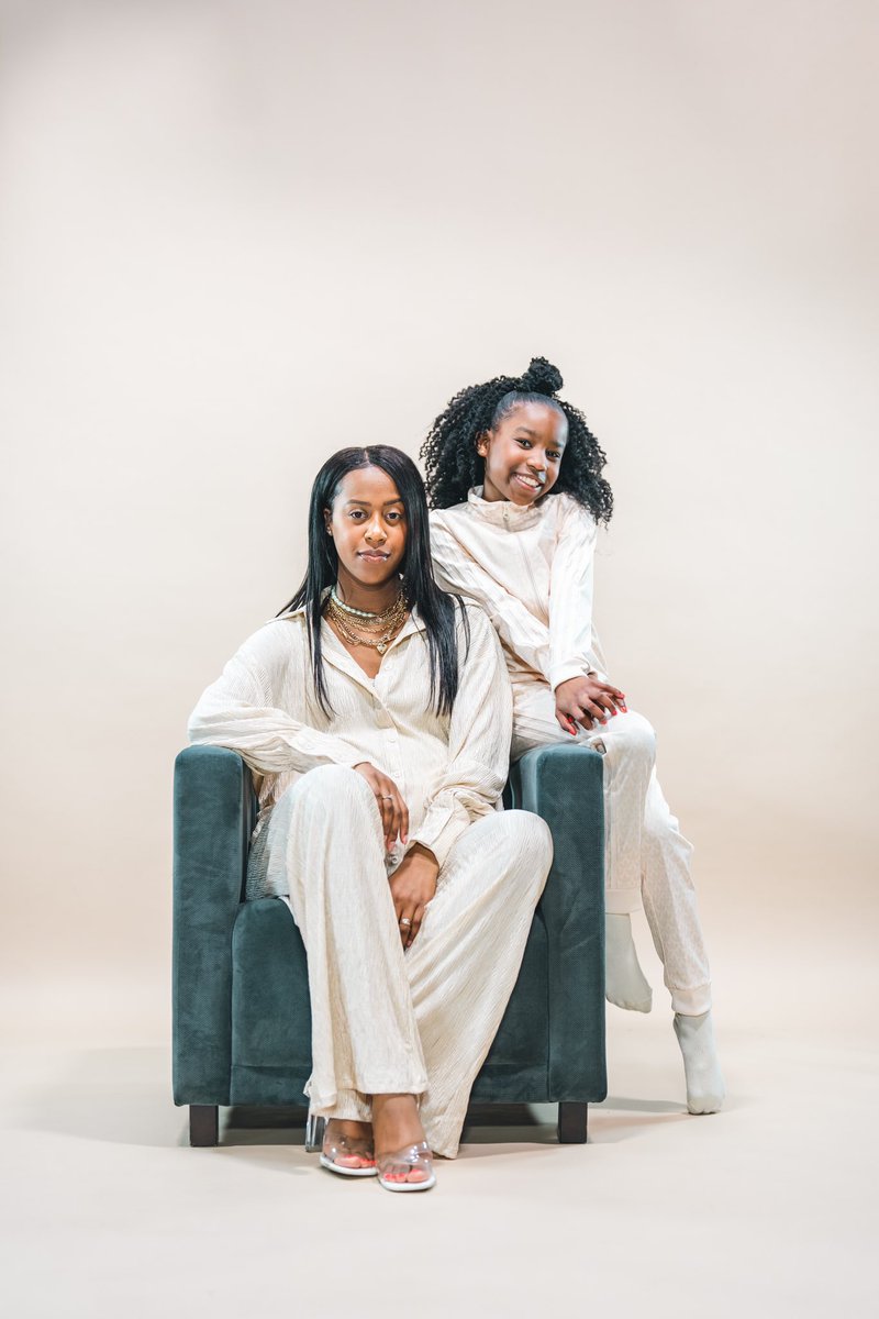 StaceyNuelle's tweet photo. No greater feeling than doing what you love the most with the people you love the most. “What A Life” ❤️‍🔥✨
#thisfriday #newmusic https://t.co/OIWcpJIvxI