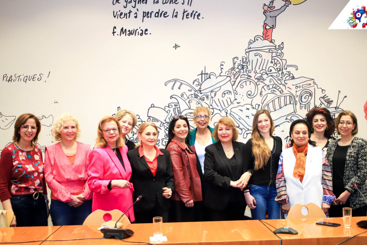 Comme en 2005, les mamans se lèvent pour que les violences cessent  dans leurs quartiers et que leurs enfants retrouvent le chemin de la raison. 
Ce sont de formidables médiatrices. C’est pour elles que nous avons créé les marianne de la diversité . Écoutons-les, valorisons-les