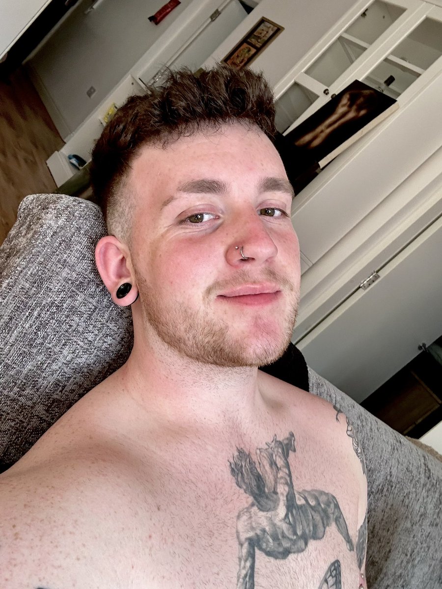 smallnkinky's tweet photo. I’ve lowered the price for my OF to try and make it accessible for as many folks as possible 😘

Sub now for boy pussy content 👅

https://t.co/mJY22MA3BK https://t.co/e57qJFYSni