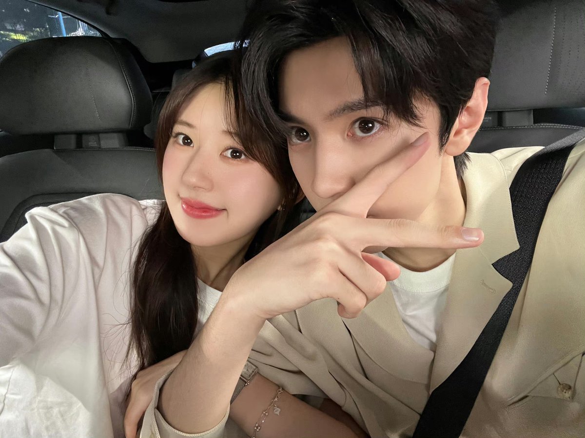 afterrnoont's tweet photo. “No more hiding it.”

💘💘
#HiddenLove #ZhaoLusi #ChenZheyuan https://t.co/Sd42ylgrD1