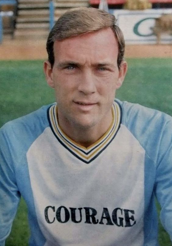 robertmdaws's tweet photo. #MartinHicks holds the record for the highest number of first team appearances by a @ReadingFC  player, making a total of 603 first team appearances. https://t.co/j3gyLsBqfQ