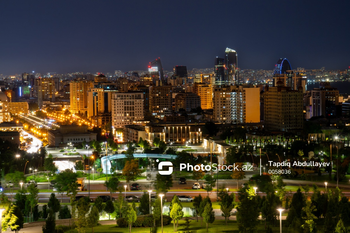 PhotoStockaz's tweet photo. Bakının hündürmərtəbəli binalarının gecə görüntüsü ✨
📷 Ətraflı: https://t.co/BXpmd5HulO
#bakı #gecə #bina #hündürmətəbəli #gecəgörüntüsü #şəhər #işıq #qaranlıq #səma #bulud #çoxmərtəbəlibinalar #çoxmərtəbəli #yüksək #mənzərə #yaşayışbinası #ərazi #magistralyol #mərkəz #park https://t.co/fc0dWQUWhS