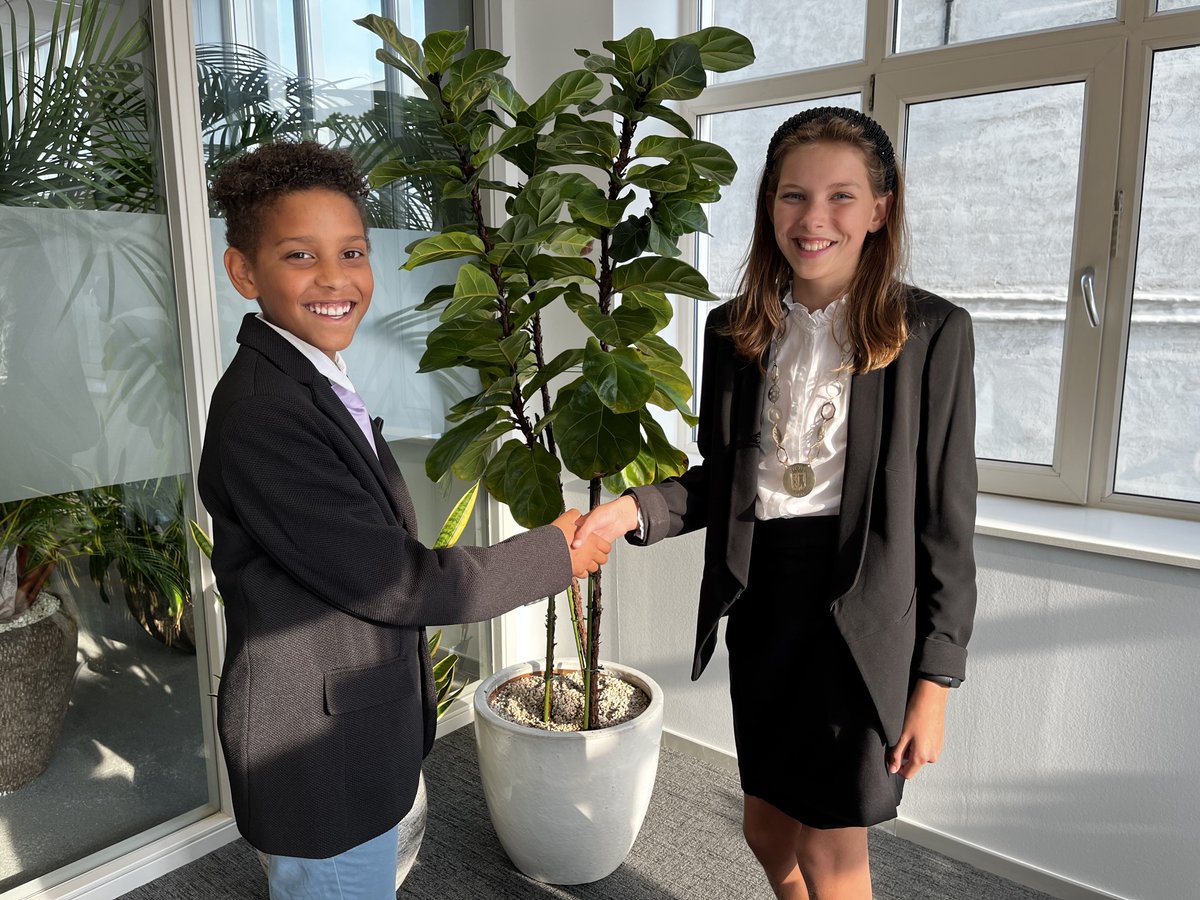 #Kinderburgemeester | Het is gelukt! De selectiecommissie heeft de volgende kinderburgemeester gevonden. 😃 De 10-jarige Tyrese wordt in de raadsvergadering op 20 september officieel geïnstalleerd. Catoo draagt dan haar ambtsketting over. Gefeliciteerd Tyrese! 🥳