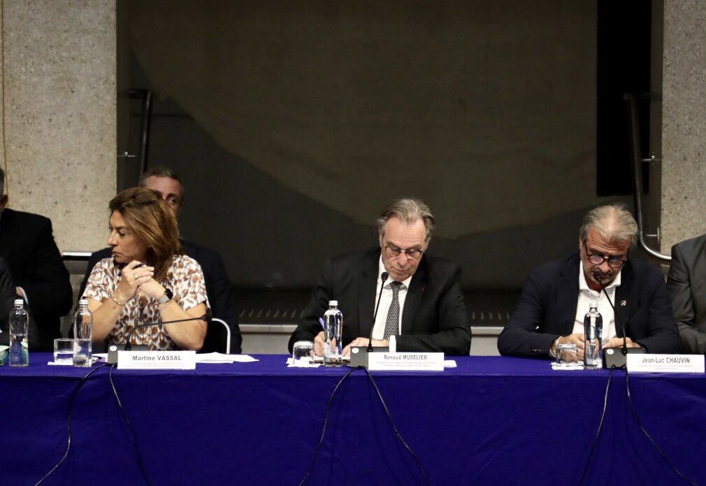 Pour nos commerçants et artisans pillés, nous engageons 10 millions d’euros.

Face à la détresse de ceux qui ont perdu le travail de toute une vie, <a href="/AMPMetropole/">Métropole Aix-Marseille-Provence</a>, <a href="/MaRegionSud/">Région Sud</a> et <a href="/CCI_AMP/">CCIAixMarseilleProvence</a> se mobilisent pour les soutenir et préserver notre monde économique.