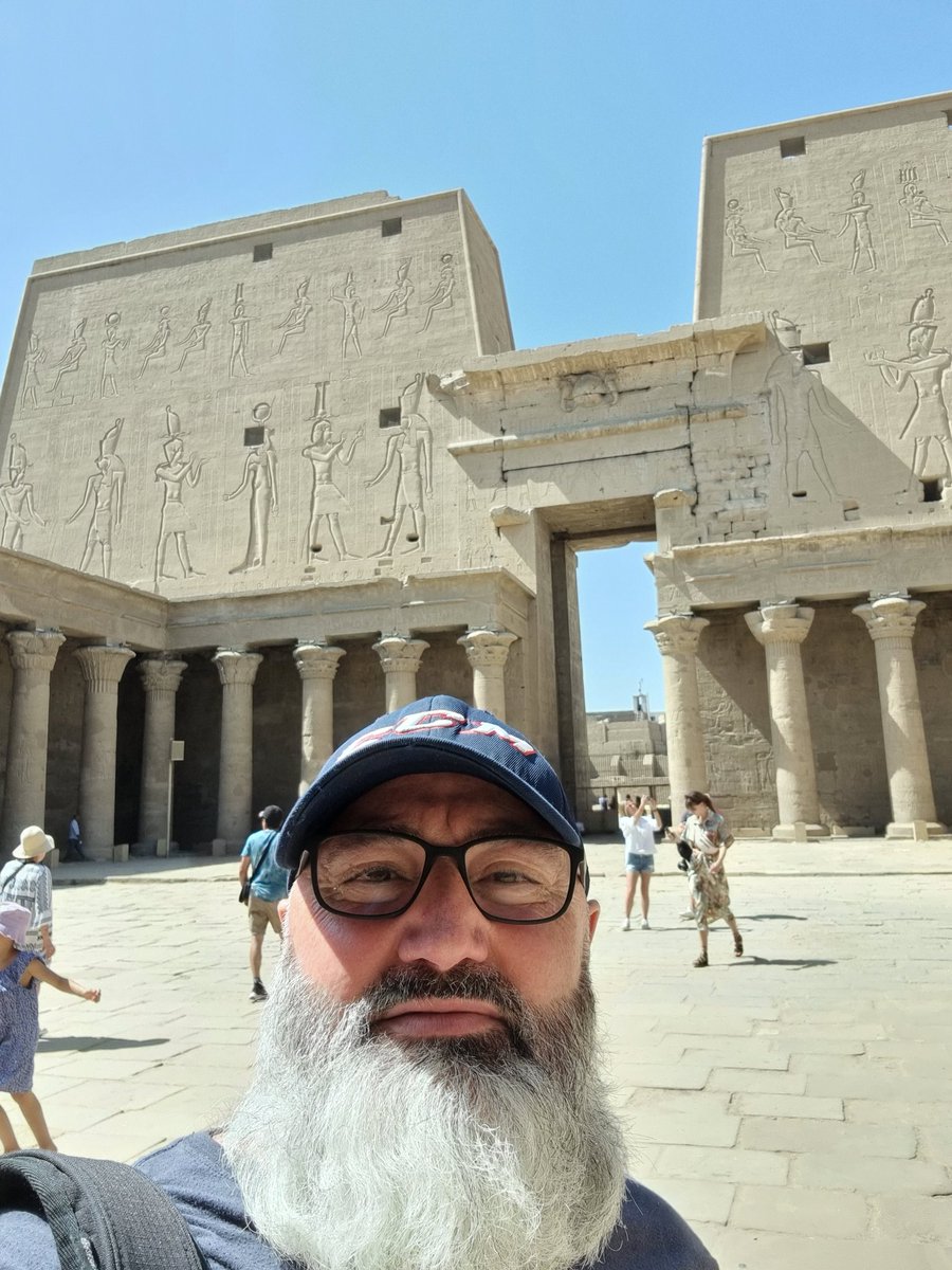 Le touriste au temple de @edfu <a href="/vacances/">VACANCES</a> @Égypte