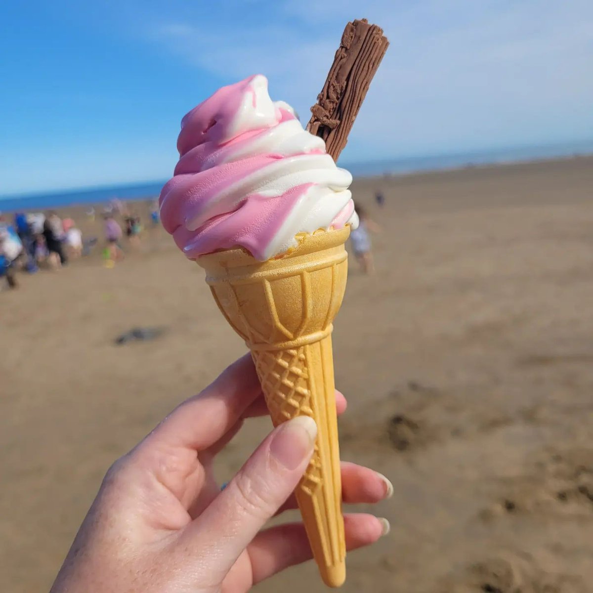 DiscoverCoast's tweet image. We're spoilt for choice with delicious food and drink on the Yorkshire Coast. From fine dining, afternoon tea, food festivals and distilleries, there's so much to tantalise your tastebuds! Discover the flavours of the coast with our latest blog ow.ly/HnA450P0Bnj #Coast23