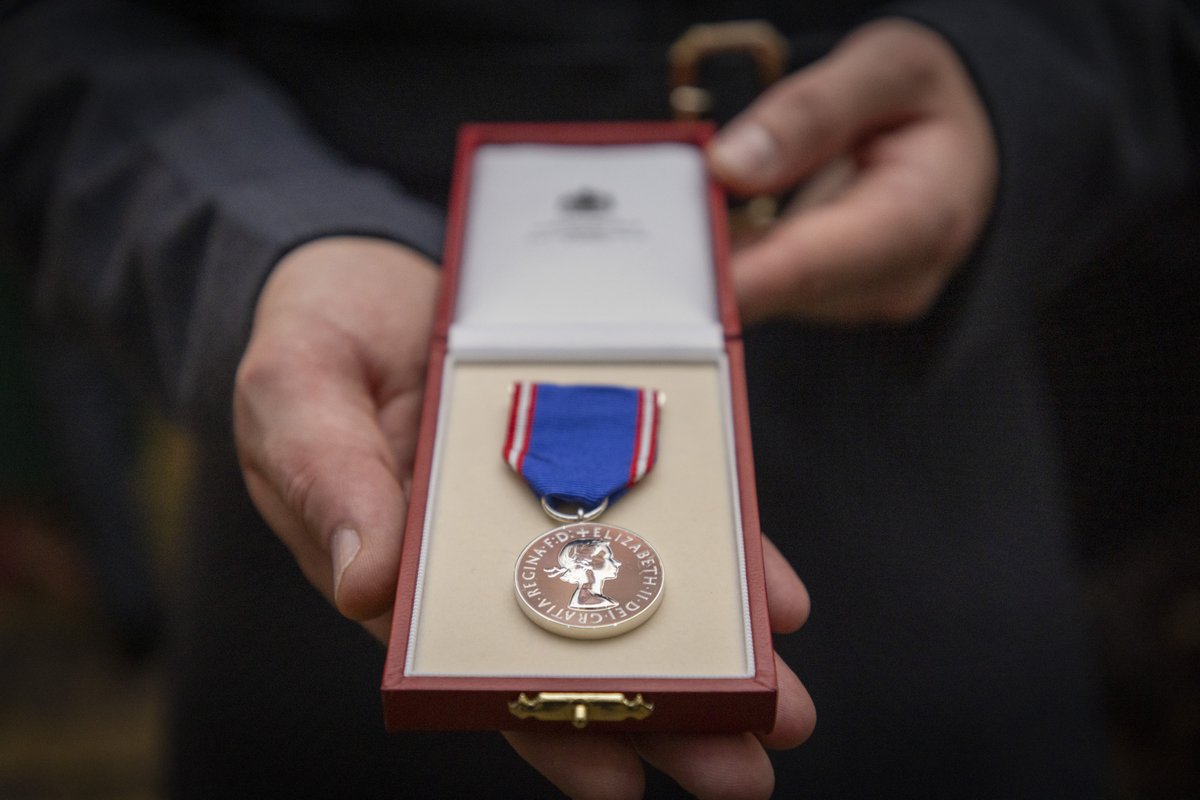 RoyalAirForce's tweet photo. Members of King’s Colour Squadron and RAF Music Services were honoured by His Majesty The King at a private Investiture event at Buckingham Palace, for their role in the repatriation and funeral of Her Late Majesty. 
Read more here: https://t.co/iF7ZU34fYu https://t.co/Kj7ajSTkPh