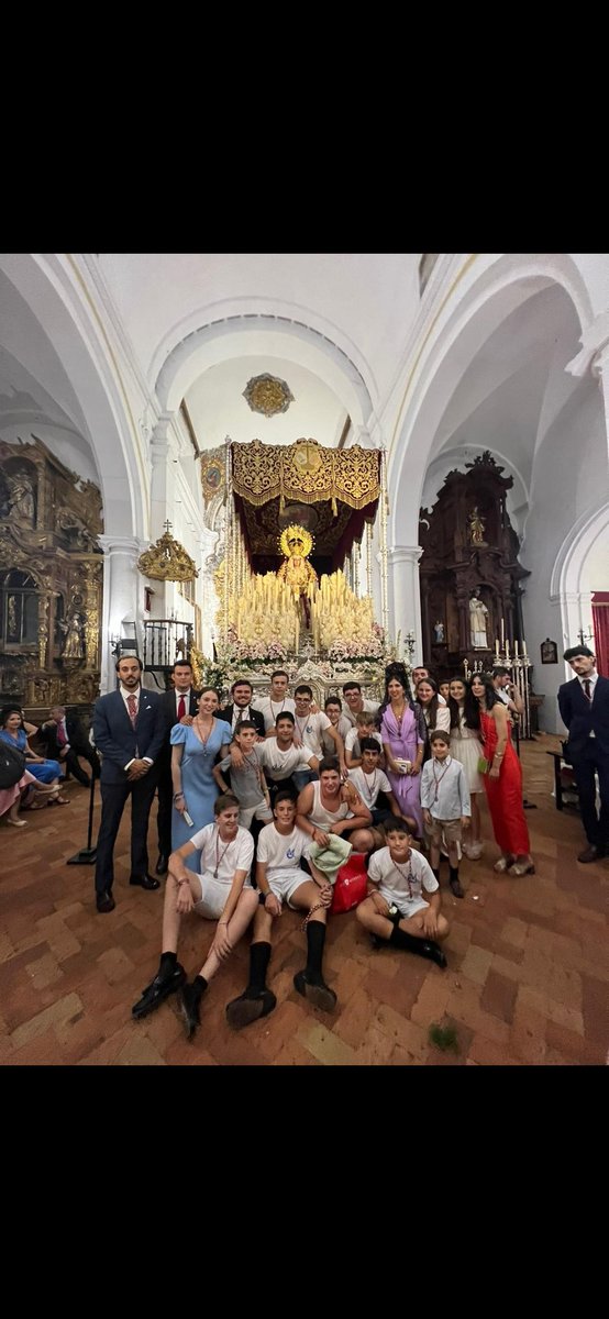 GJExpiracion's tweet photo. Hoy lunes, nuestro Grupo Joven sigue cansado y con resaca emocional. Tras una semana de trabajo, cadenetas, pétalos y colgaduras, toca asimilar lo vivido este sábado.

Es pronto para resumir una semana plagada de nervios, pero siempre nos quedará el orgullo del trabajo... https://t.co/z5Lust36iV