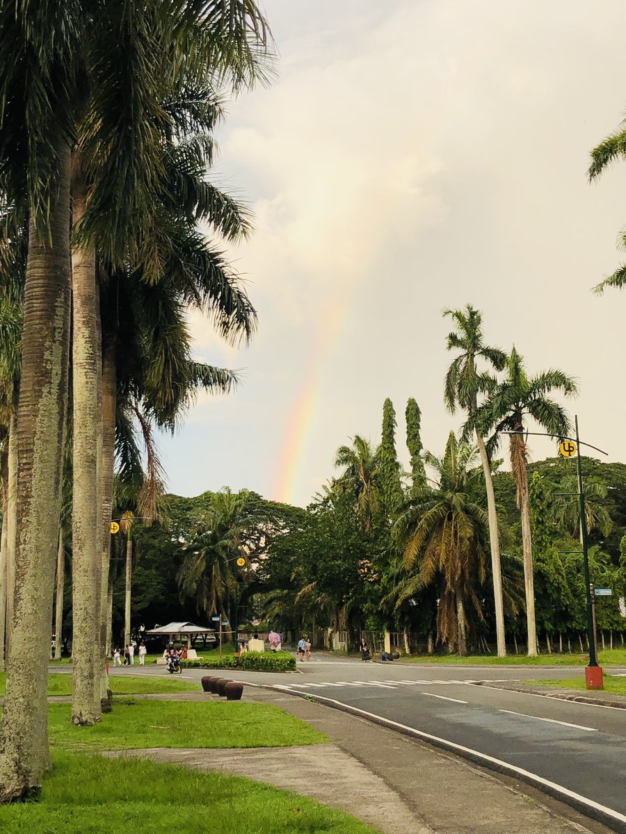 dzeyziii's tweet photo. UPLB stands for University of the Philippines— Lahat Bading https://t.co/mTPOE18QXD