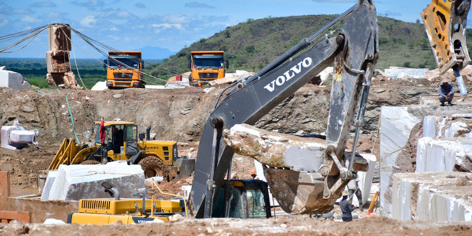 DrLogiel's tweet photo. THE MINING AND MINERALS ACT,2O21
Article 244 of the Constitution of the Republic of Uganda.
@Parliament_Ug @KagutaMuseveni 
Corruption regarding SHARING OF ROYALTY is killing Karamoja’s Leap towards Dev't.
Mining opportunities meant to regenerate Kja are exacerbating poverty. https://t.co/GYNkF6hxy9