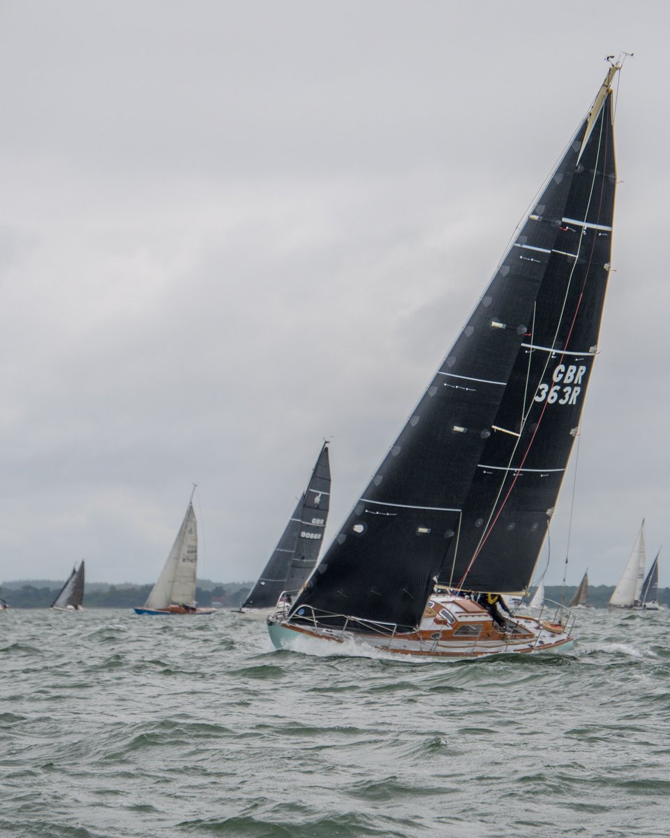 RLymYC's tweet image. Congratulations to all our members for their fantastic results in this year’s Round the Island Race. Find out more: ow.ly/YJoE50P2nGc #raceforall #teamlymo #lymington #yacht #racing