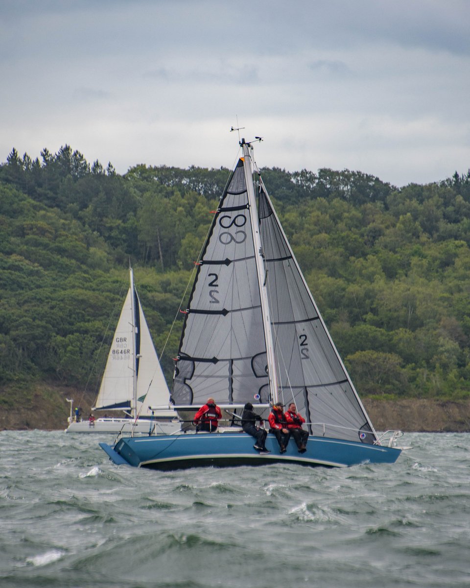 RLymYC's tweet image. Congratulations to all our members for their fantastic results in this year’s Round the Island Race. Find out more: ow.ly/YJoE50P2nGc #raceforall #teamlymo #lymington #yacht #racing