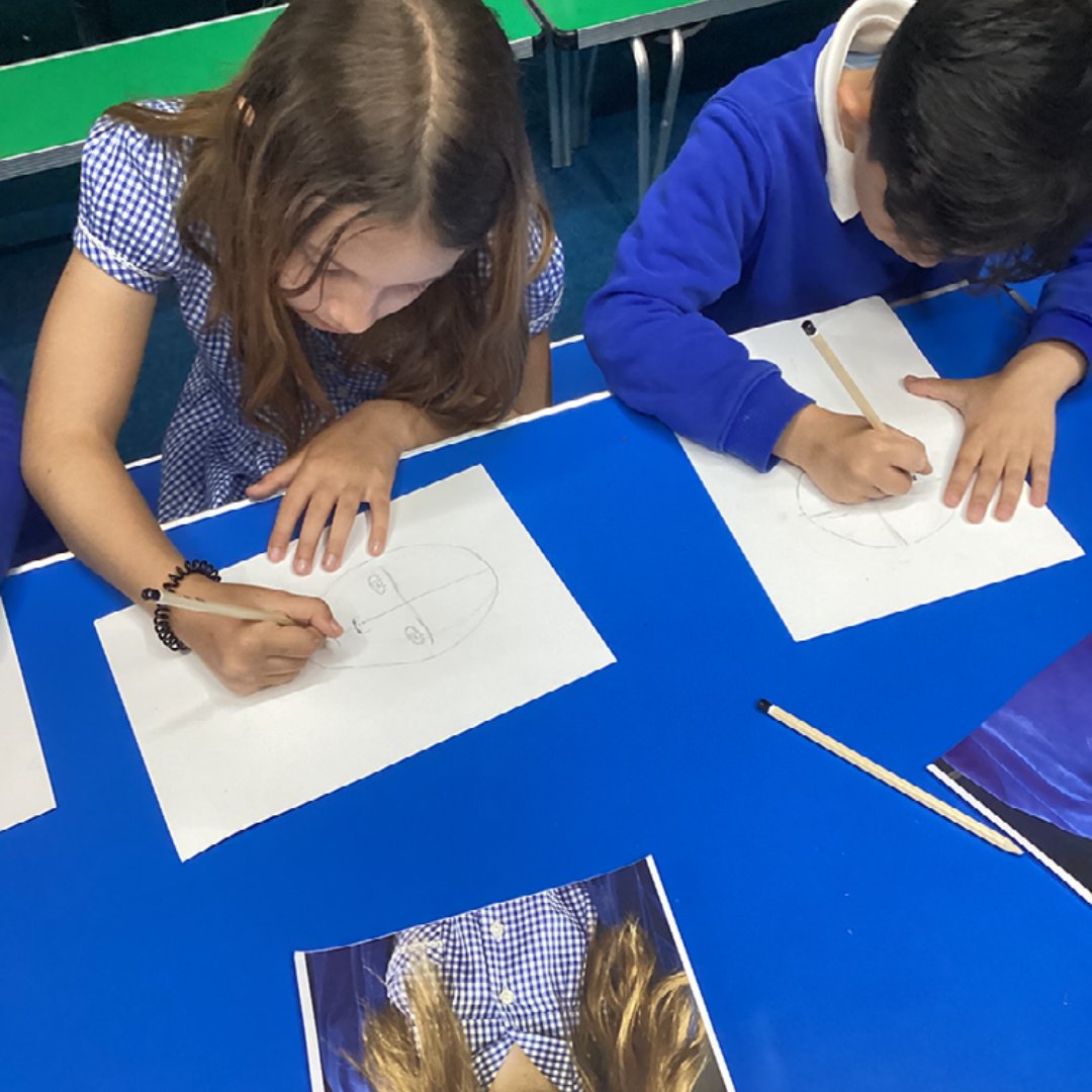 StPauls_Tweets's tweet photo. Last week, we had a fantastic art day, learning how to create self-portraits with Daby Obiechefu! https://t.co/AuZjUlDQqv