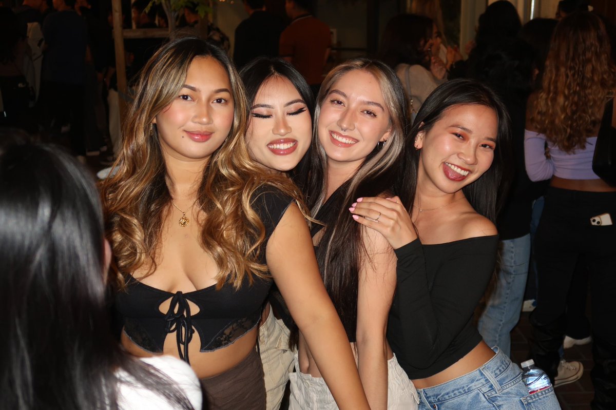 butteryfingers7's tweet image. did someone say girls night out