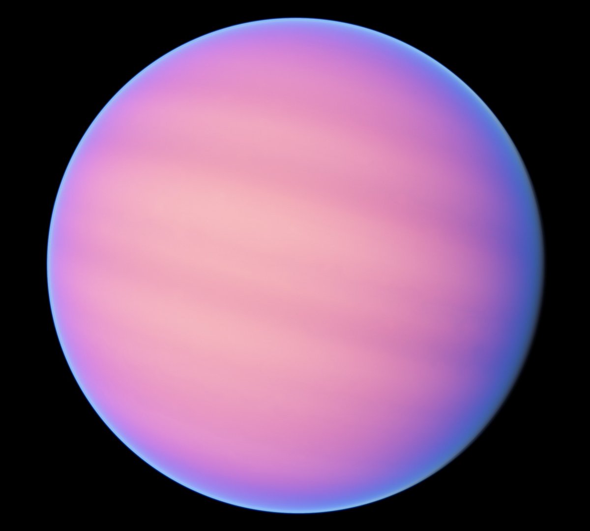 MarijkeRKLB's tweet photo. #WASP17b is een exoplaneet op 1.324 lichtjaar afstand in het sterrenbeeld Schorpioen.
Een van de grootste ontdekte exoplaneten.
Deze gasreus draait in een richting die tegengesteld (retrograde) is aan de rotatie van zijn moederster #WASP17
https://t.co/f4oVk0mIeM https://t.co/CH4YgU5upp