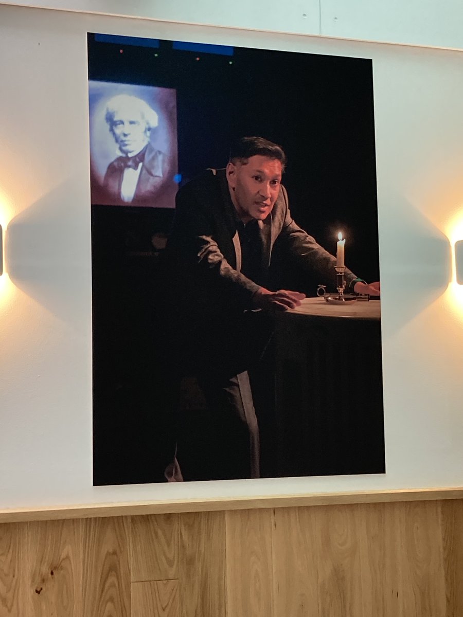 SaifulChemistry's tweet image. At the lovely Royal Institution @Ri_Science &amp;amp; its cafe. Flattered &amp;amp; honoured to see this photo displayed from my BBC RI #XmasLectures.

Like Michael Faraday, I was talking about the chemistry &amp;amp; energy of a candle. But not four candles!
(Photo @PWilkinsonPhoto)