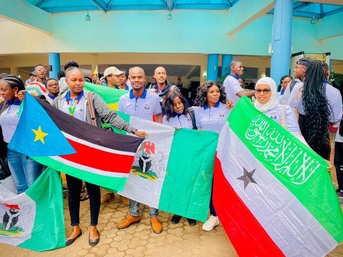 Summer_School1's tweet photo. "Unlocking the potential of Africa's youth for climate justice is at the heart of the Nairobi Summer School on Climate Justice! Our ongoing high-level Symposium is here to inspire, educate, and provide practical tools for change.
#NSSCJ3
#climatejusticeschool https://t.co/g2wXm2n8SN